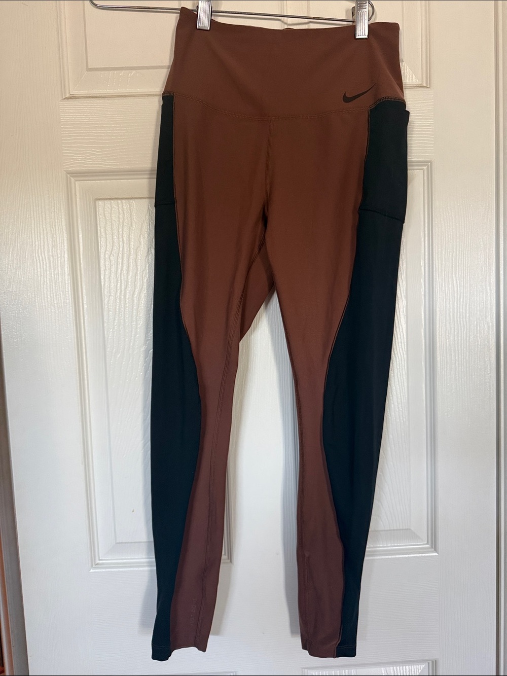 Nike Brown & Black High-Waist Pocket Leggings